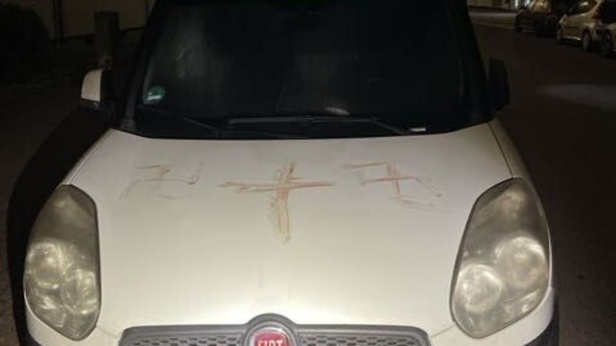 Hakenkreuze aus Blut in Hanau aufgetaucht