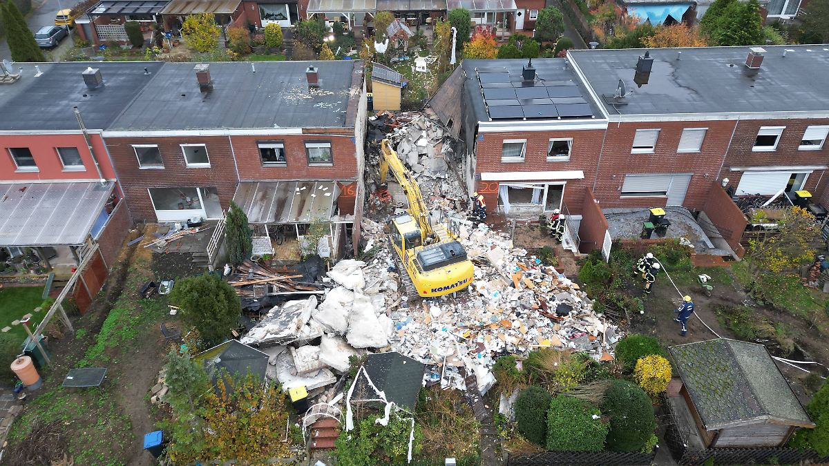 83-Jähriger wird nach Reihenhaus-Explosion vermisst