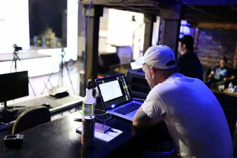 Konzert, Streaming, Techniker, Website für Streamer