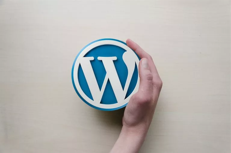 WordPress Logo, Hand, WordPress Anleitung
